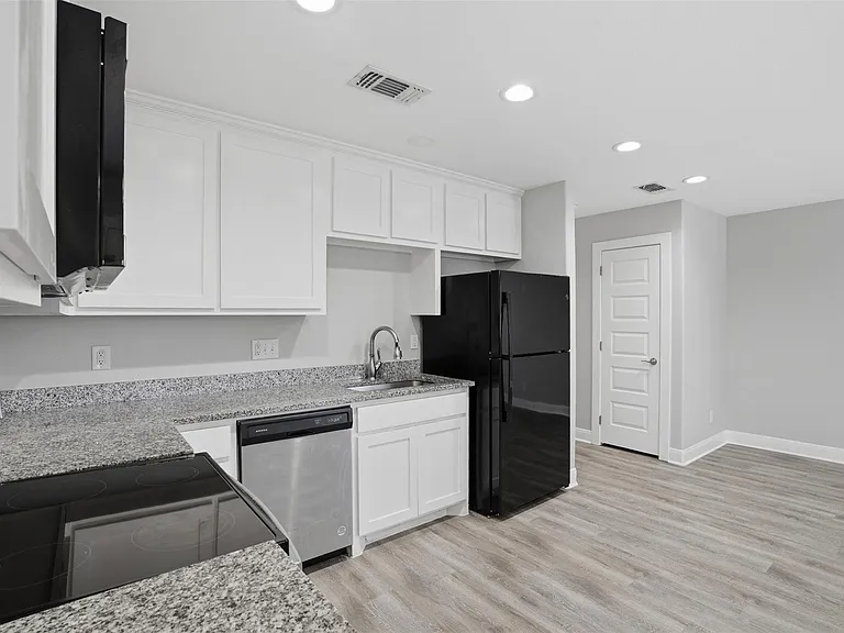 1022 W Shepherd St #1022 — Photo 9