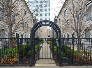 1700 S Indiana Ave, Chicago, IL 60616