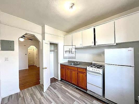 4th image of 481 Saint Johns Pl #D5