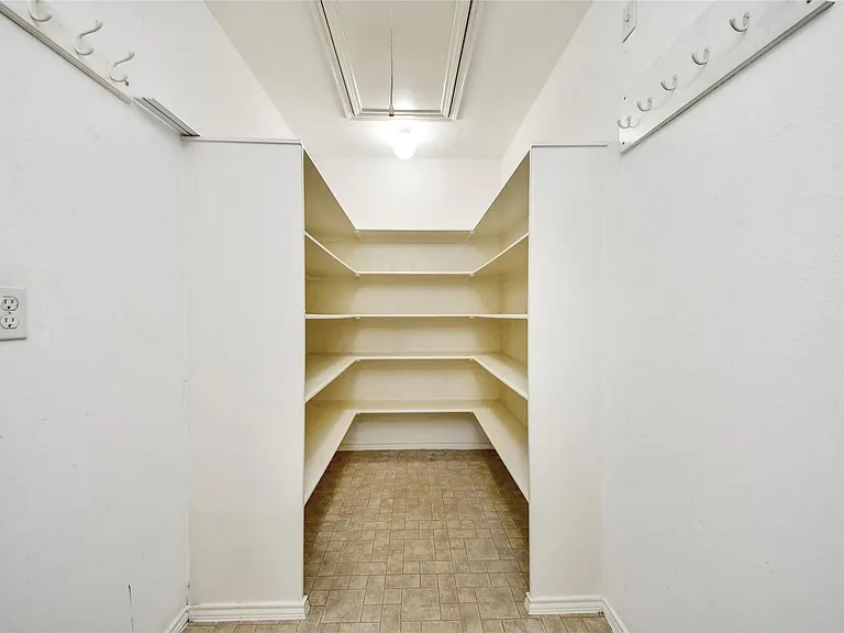 16134 Coleburn Dr — Photo 22