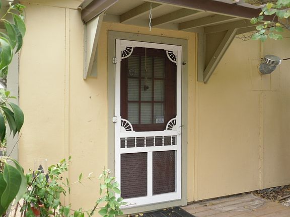 2nd image of 304 N Cedar Ave