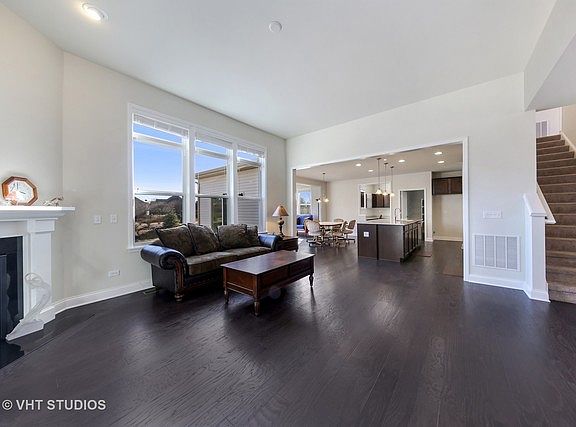4th image of 1221 Stonehaven Cir