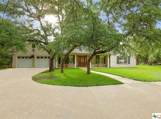 4 Stirrup Dr, Morgans Point Resort, TX 76513