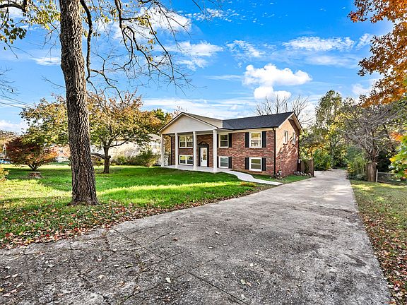 4th image of 206 Kings Deer Dr