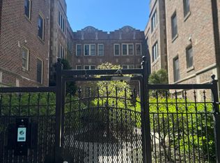 124 Callan Ave APT 2B, Evanston, IL 60202