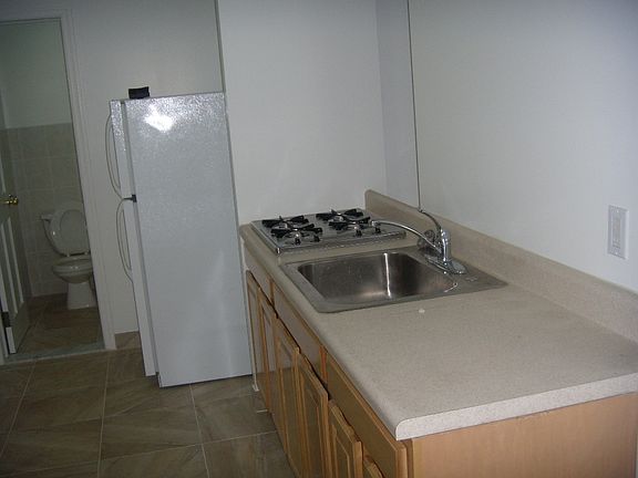 3rd image of 38 Eldridge St APT 9