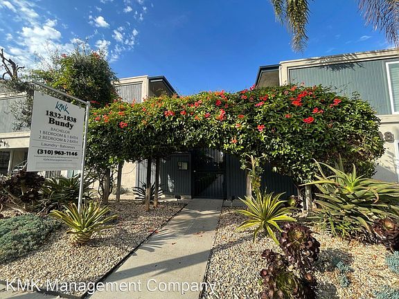 4th image of 1832 S Bundy Dr #3