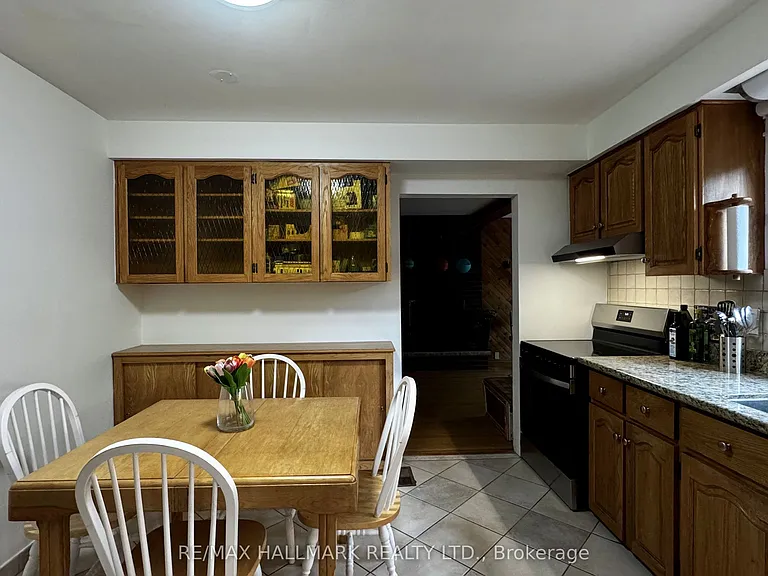 34 Harringay Cres — Photo 14