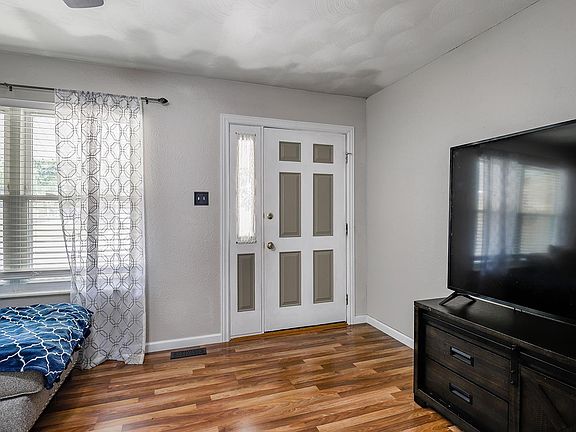 3rd image of 6050 Bayou Bend Ct