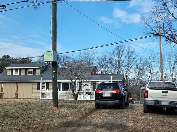 2nd image of 557 Willow Briar Ln