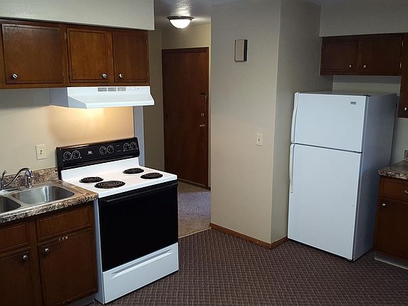 3rd image of 2960 Wildwood Dr APT 5
