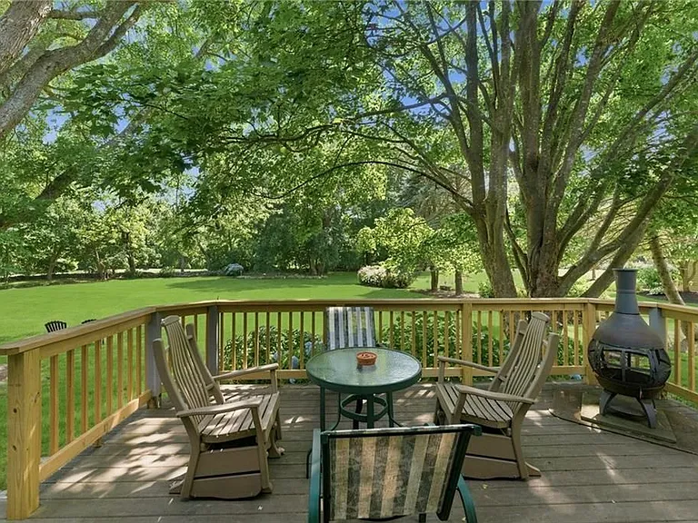 131 Taylor Rd — Photo 9