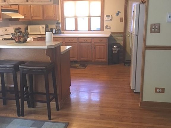 4th image of 122 N Pamela Dr