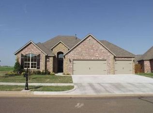 15509 Wood Creek Ln, Edmond, OK 73013