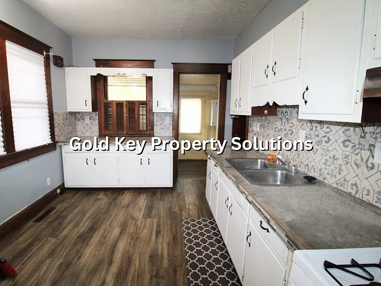 815 N Elm St — Photo 11