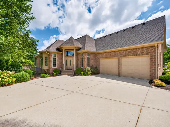 1514 Ashwood Ct, Greenwood, IN 46143