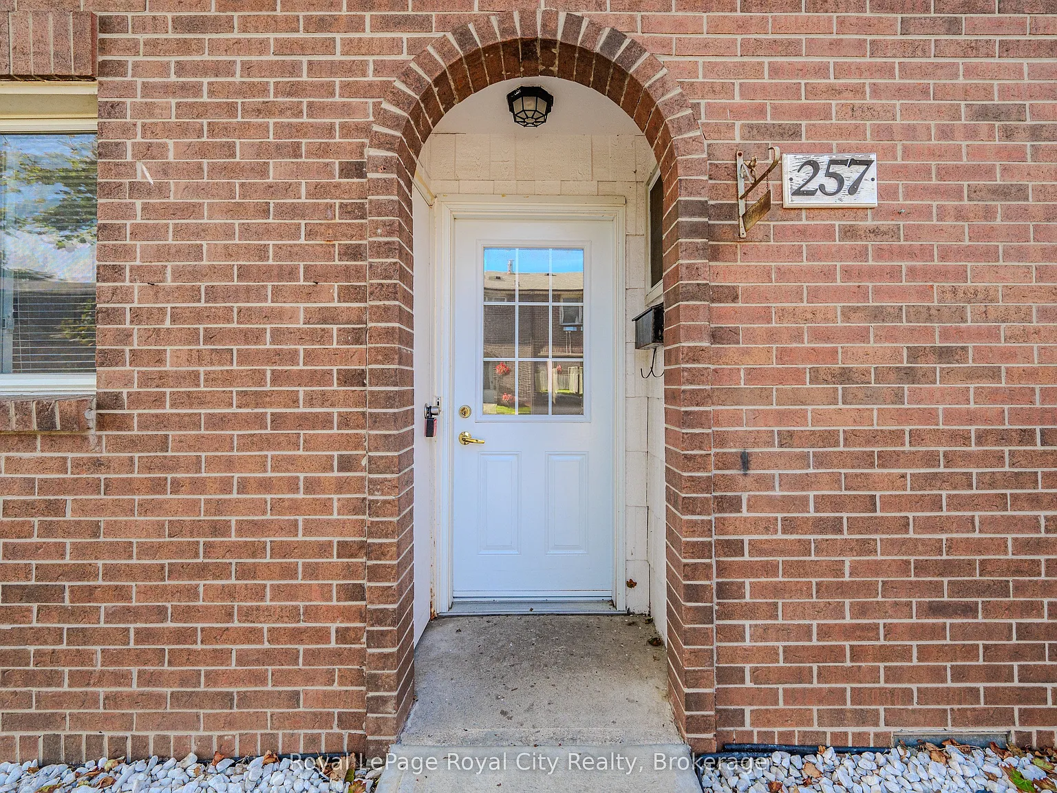 4 bed, $2,800 — Photo 3