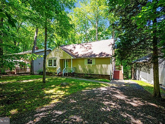 5th image of 139 Larkspur Ln