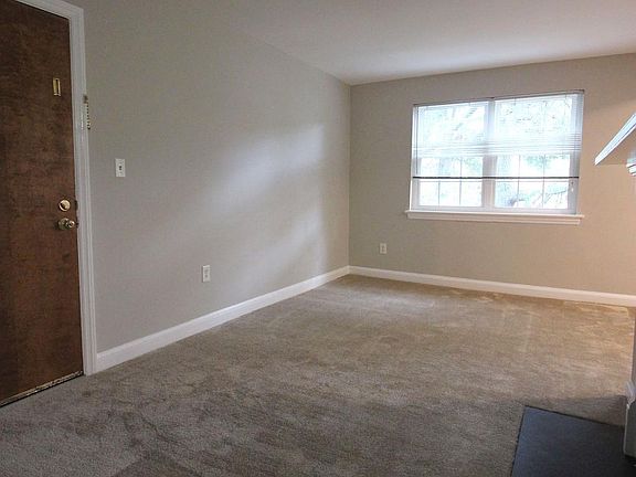 2nd image of 2021 21st St N APT 21