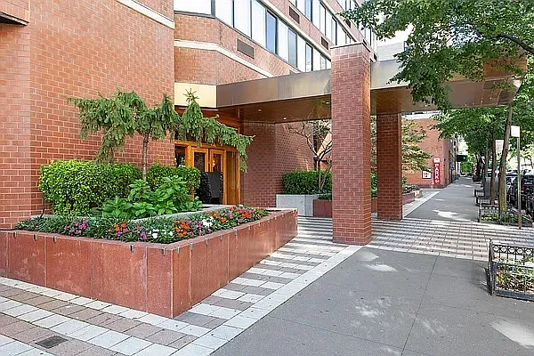 Rented by Level Group | media 7