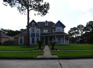 1110 Lake Country Dr, Seabrook, TX 77586