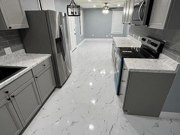 5th image of 1017 Wrenwood St