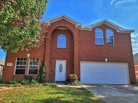 2nd image of 2715 Sweetbriar Ln