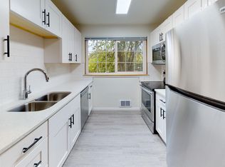 2437 NW 57th St #3, Seattle, WA 98107