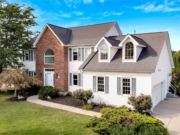 8180 Driftwood Ct, Williamsville, NY 14221