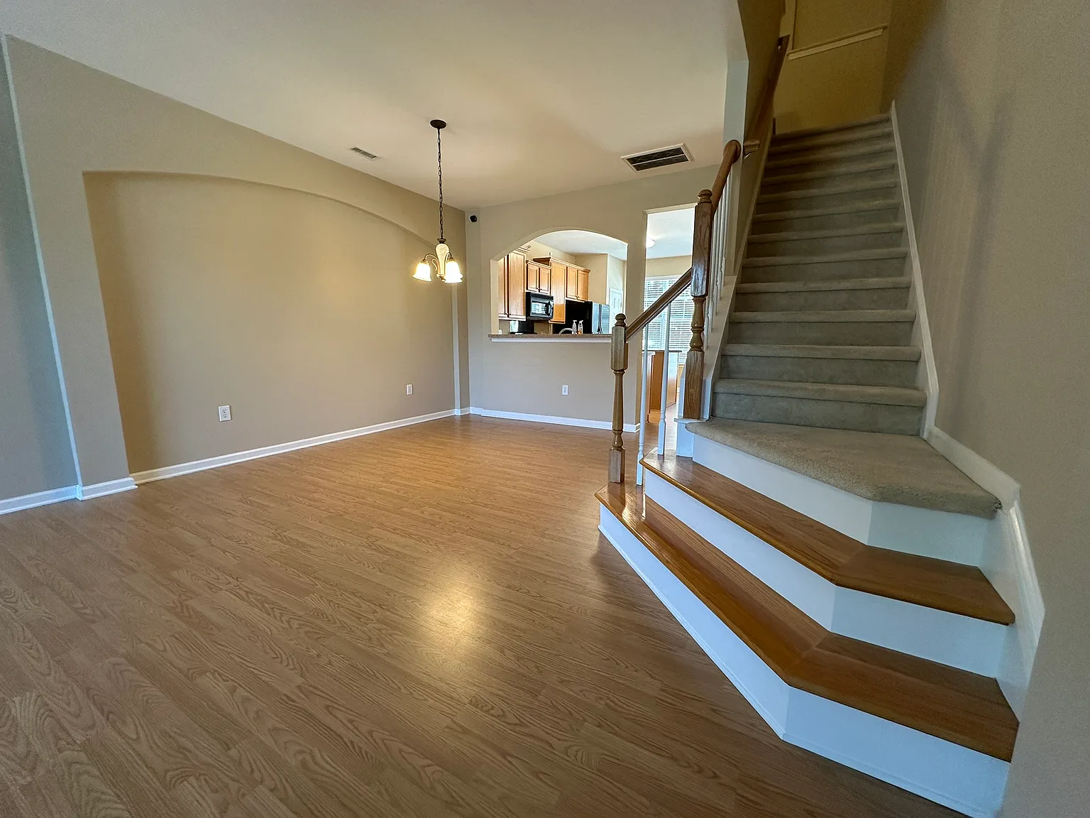 2 bed, 2.5 bath, 1376 sqft, $1,700 — Photo 1