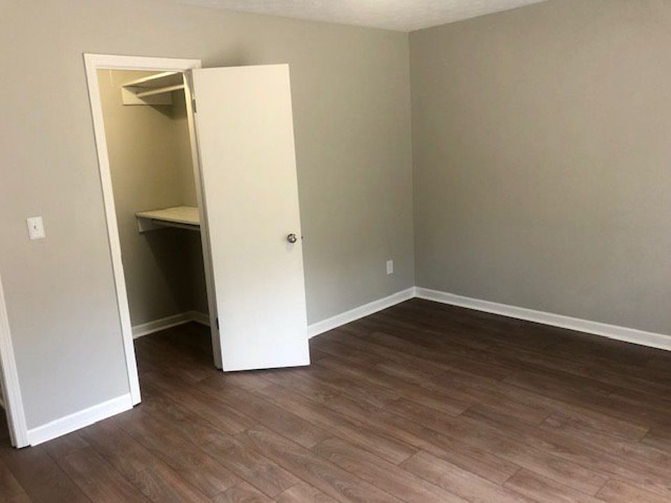 1st image of 4771 Valley Dale Dr #B