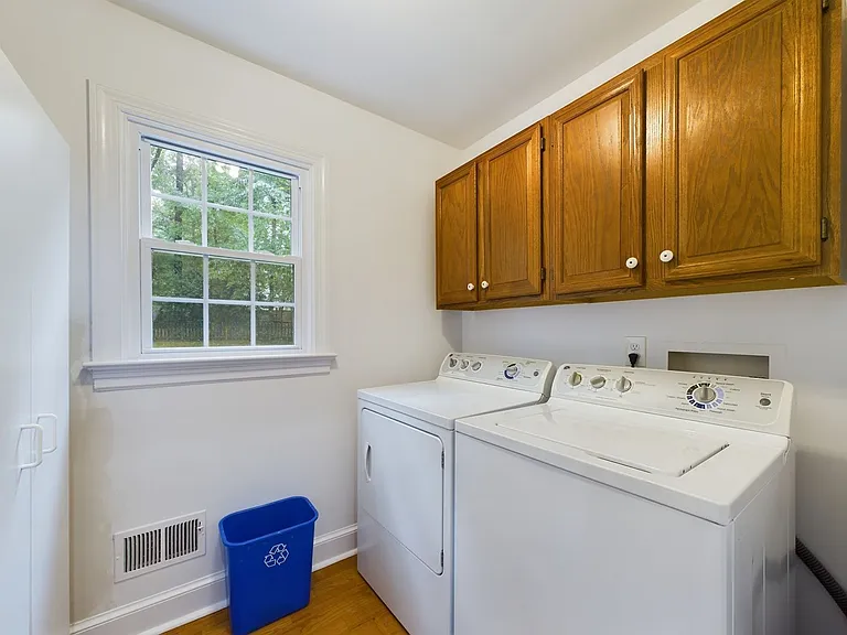 10211 Windbluff Dr — Photo 21