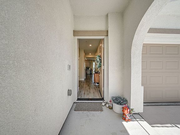 5th image of 3216 Center Dr
