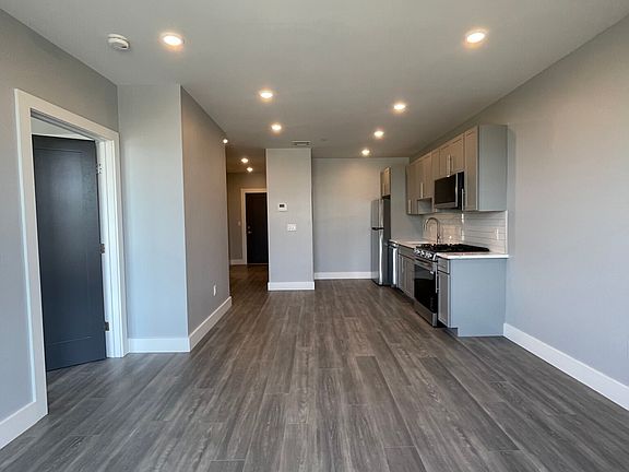 4th image of 365A Western Ave #607