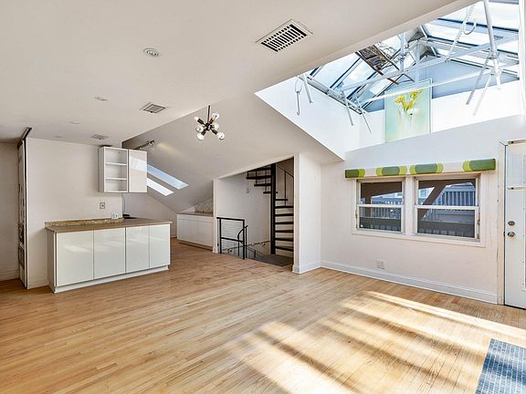 2nd image of 1001 W Altgeld St APT 9