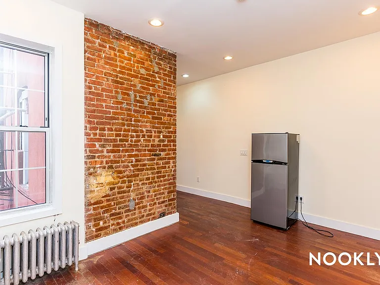 117 S 4th St #21 — Photo 34