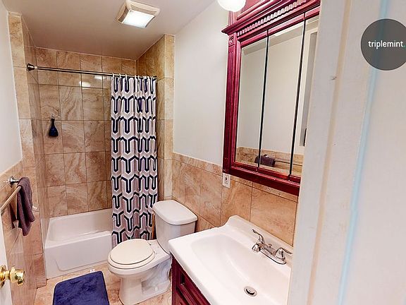 4th image of 1640 2nd Ave #10