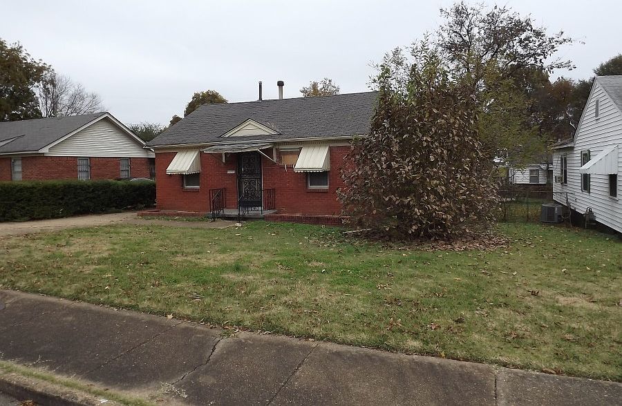 2nd image of 2036 Rile St