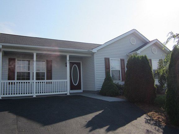 3rd image of 31 Carrollton Ct
