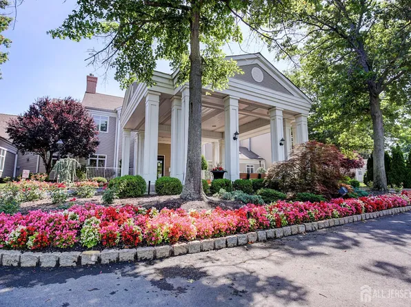 3 Rutland Ln #I, Monroe Township, NJ 08831