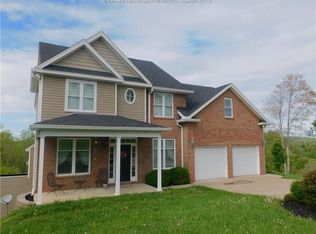 40 Villa Oaks Cir, Cross Lanes, WV 25313