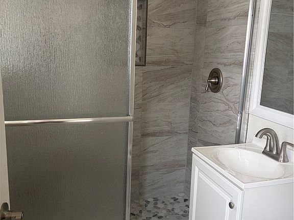 4th image of 328 E Tiger Lily Dr