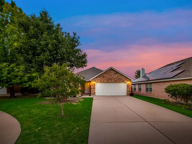 4403 New Meadow Dr — Photo 3