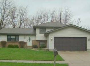 610 Imperial Dr, Crown Point, IN 46307