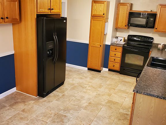 4th image of 102 Laurel Cir