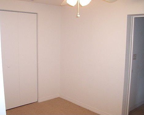 5th image of 2210 N Oleander Ave