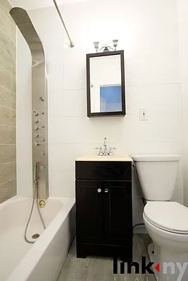 Rented by Link NY Realty | media 21