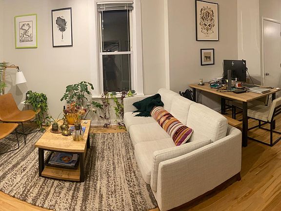 3rd image of 1085 N Paulina St APT 3R