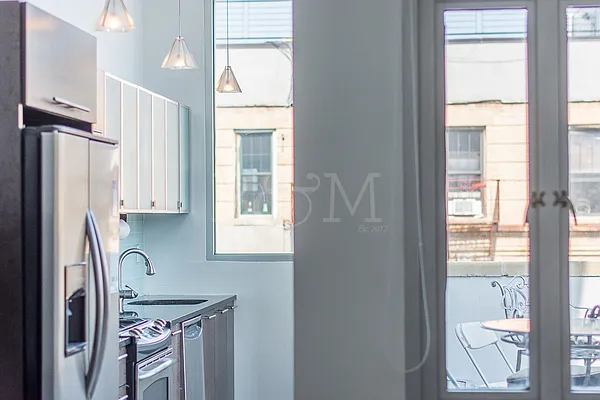 Sold by Brick&Mortar | media 13