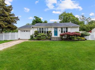 432 Commack Rd, Commack, NY 11725